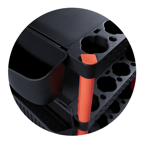 Пластиковый стол тележка на колесиках с одной боковой стенкой и двумя ведрами. Место полировщика